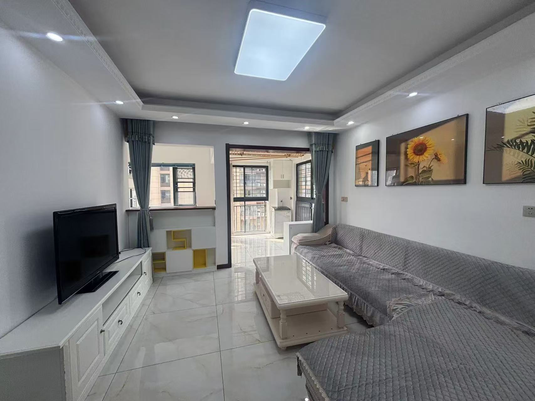 城南，元套未来城A区，精装单价4700，中间楼层，证件满二，