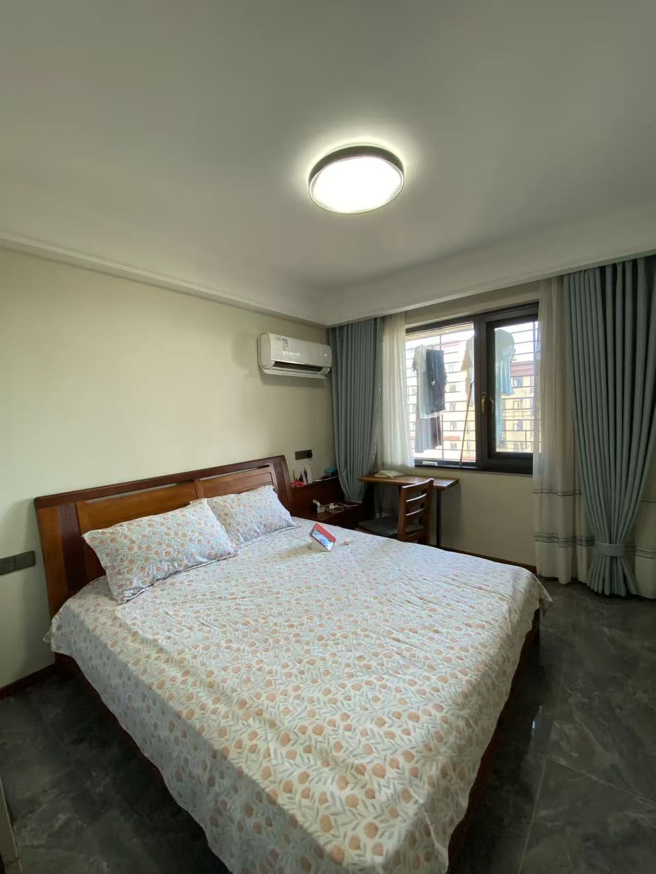 降价了，亏本出，城南，领秀城，凤凰层，东边户，全屋品牌装修，带车位，证满二