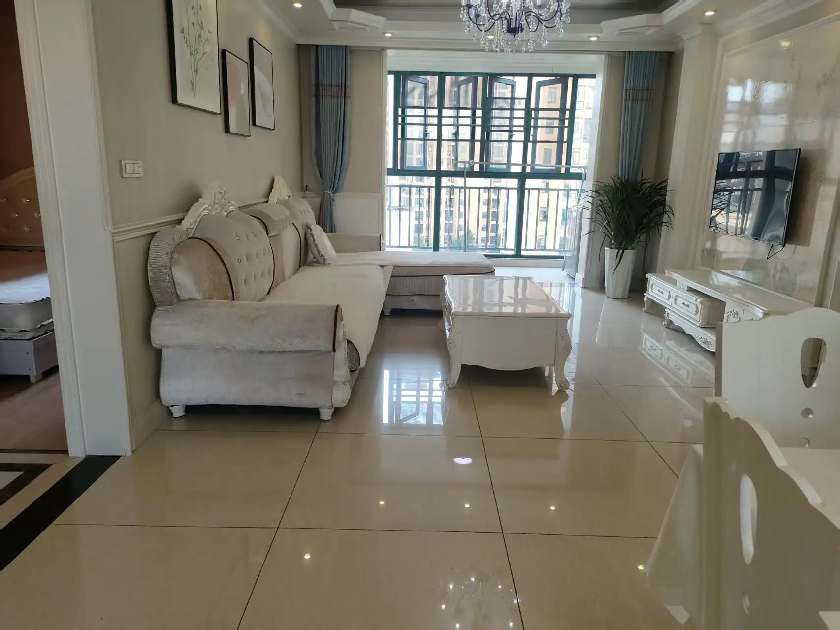 捡漏，城南，新城壹号，精装三房，欧式简约风，单价五千，拎包即住，证满二