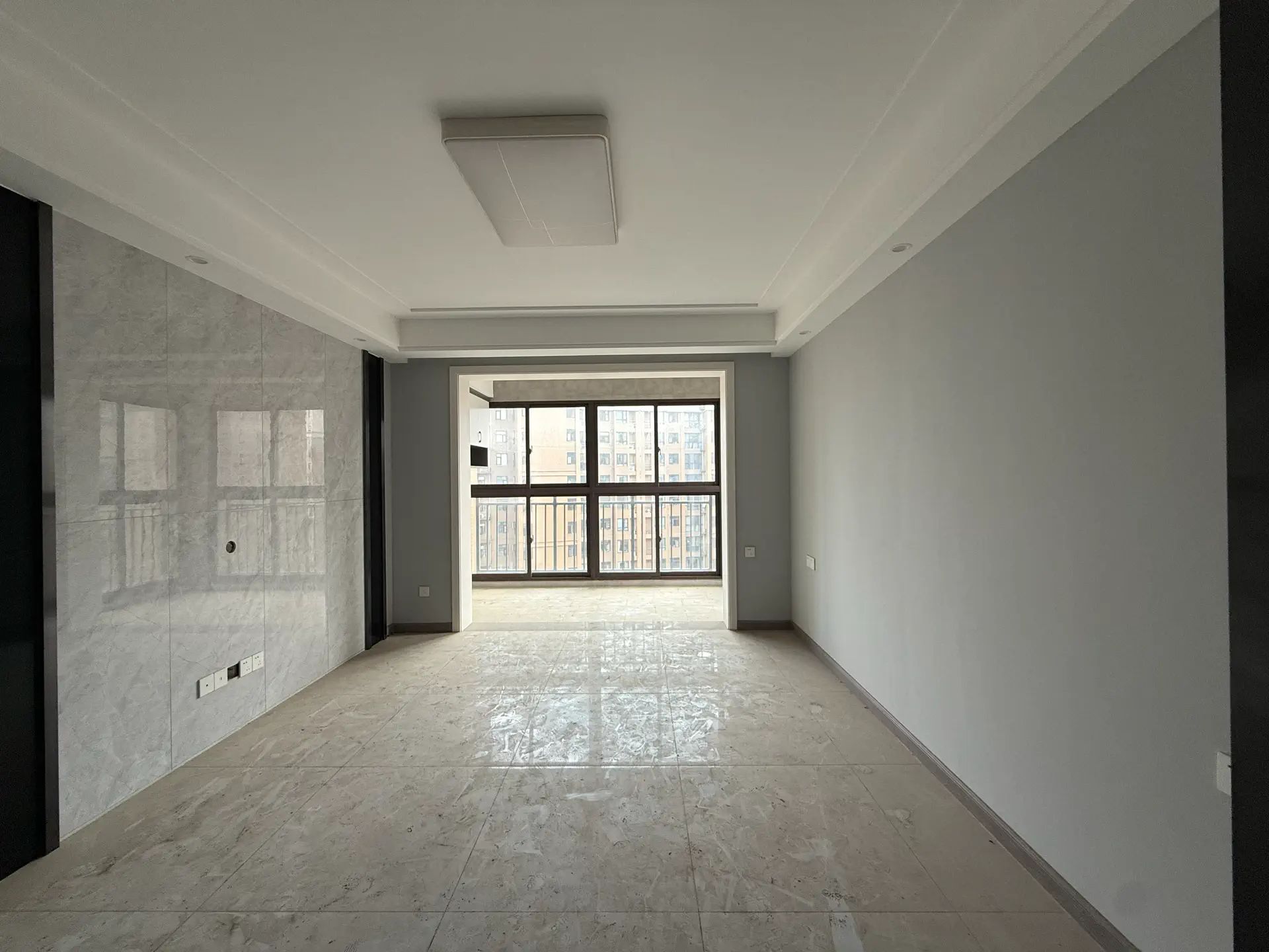 亏本出售，城南，沔阳公馆精装三房，全新装修，电梯好楼层，证满二