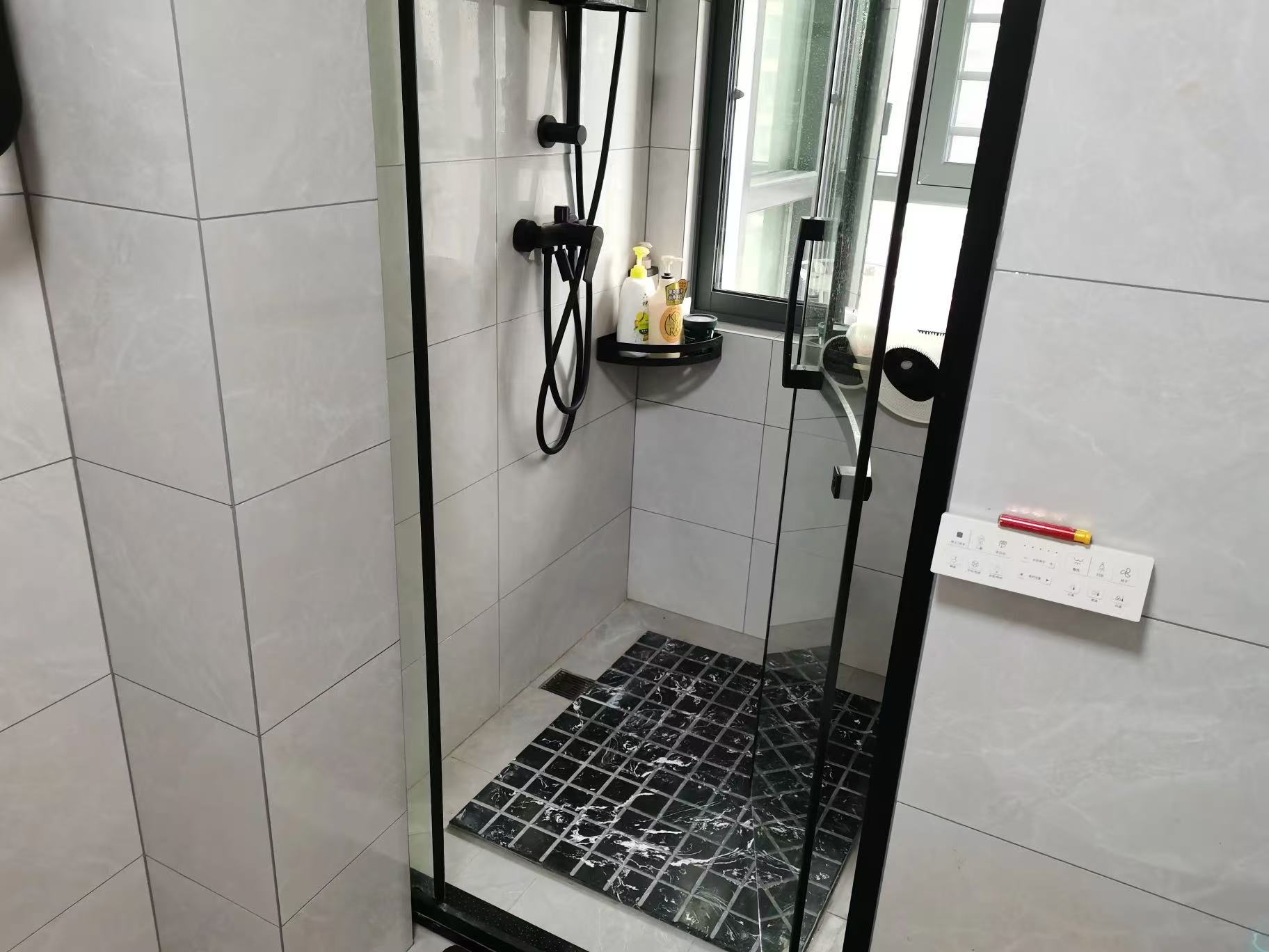 天下城市星座，成色新，品质装修家居家电齐全，中高楼层，采光很好，诚心出售！！