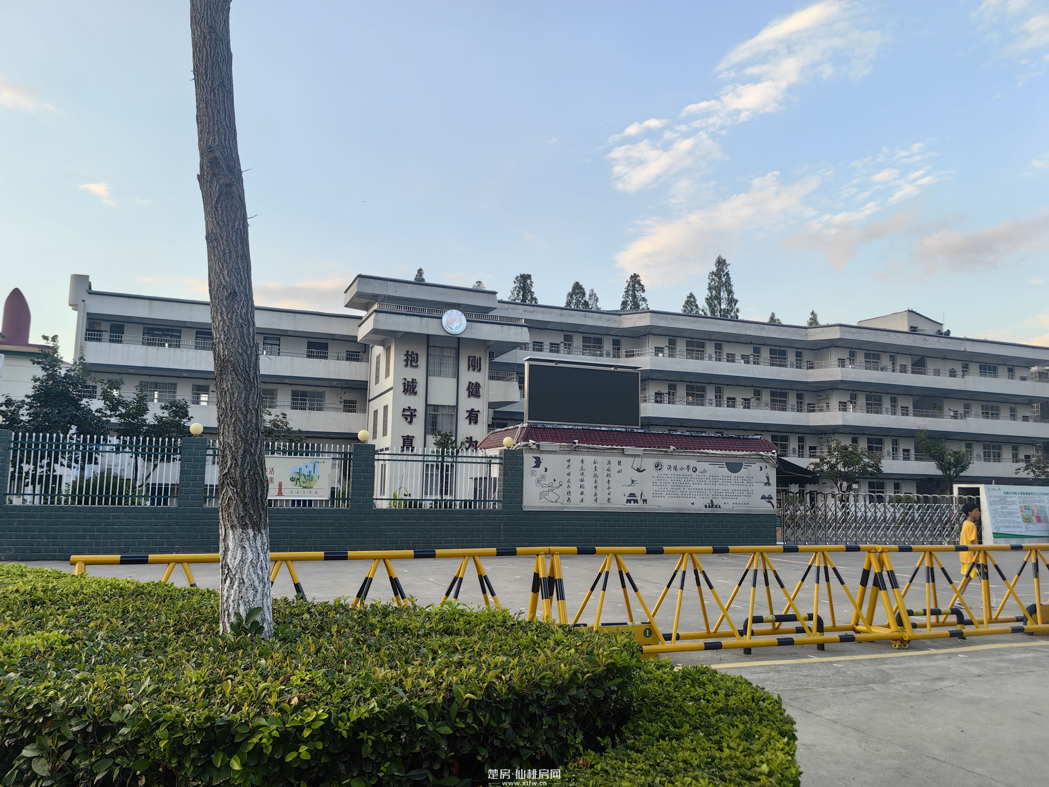仙桃市沙嘴前通路沔小旁富锦公寓架空层便宜出售