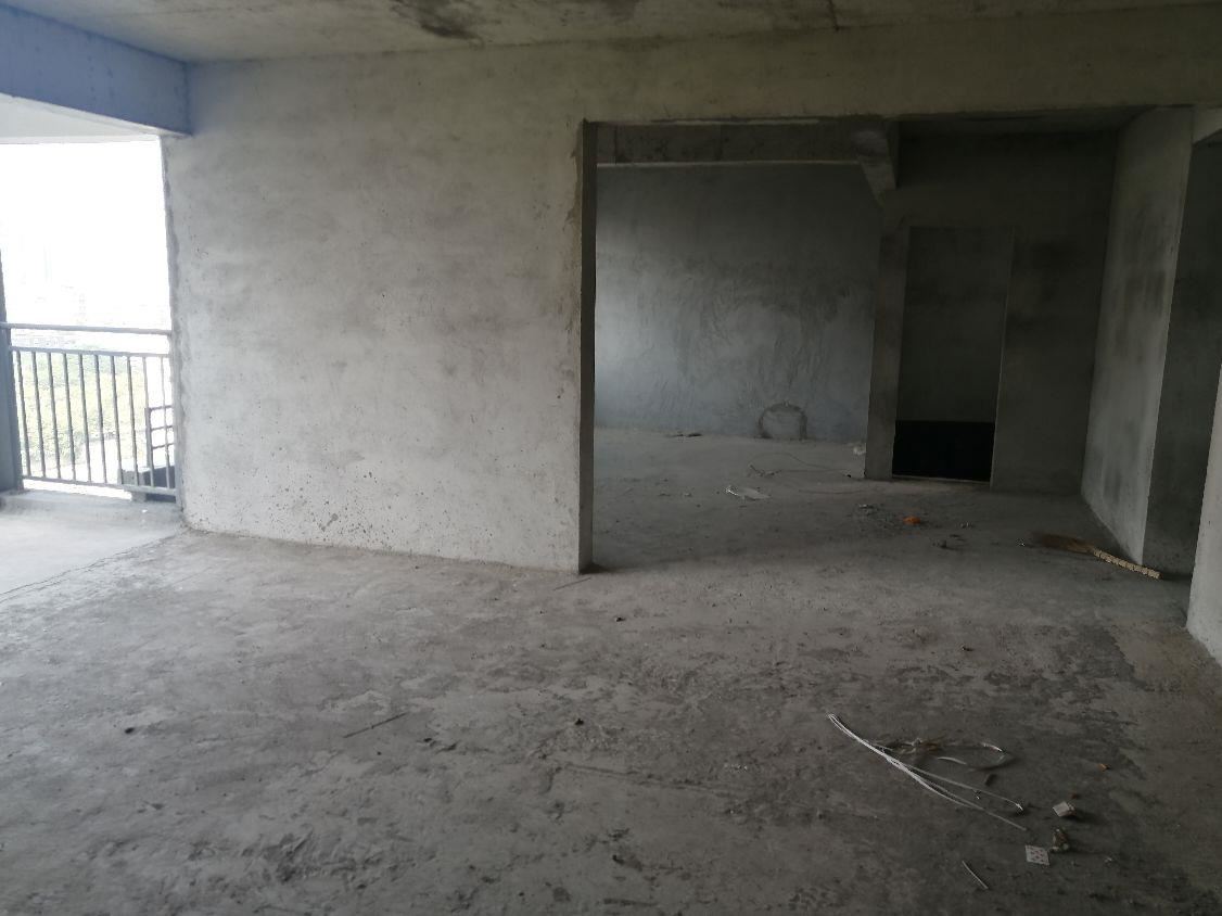 城南花園小區(qū)天誠緣，三房兩廳戶型方正樓層好，房東靠譜！看房方便!