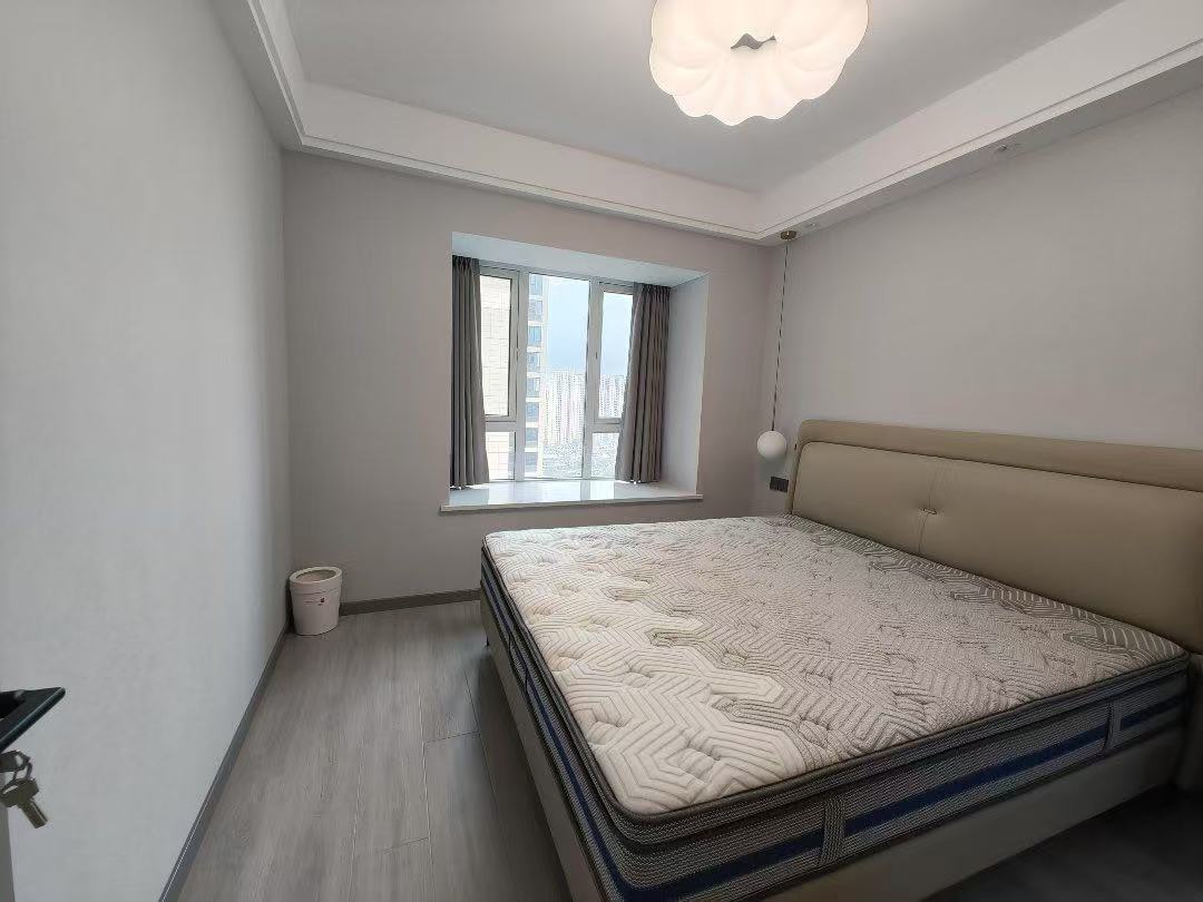 降价了，城南，森林国际北苑，全新装修，精装三房，电梯好楼层，捡漏