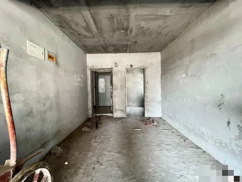 409，城南，捡漏，城市丽景单价4000，电梯好楼层11楼，毛坯3房，采光视野好，