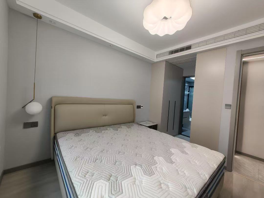 降价了，城南，森林国际北苑，全新装修，精装三房，电梯好楼层，捡漏