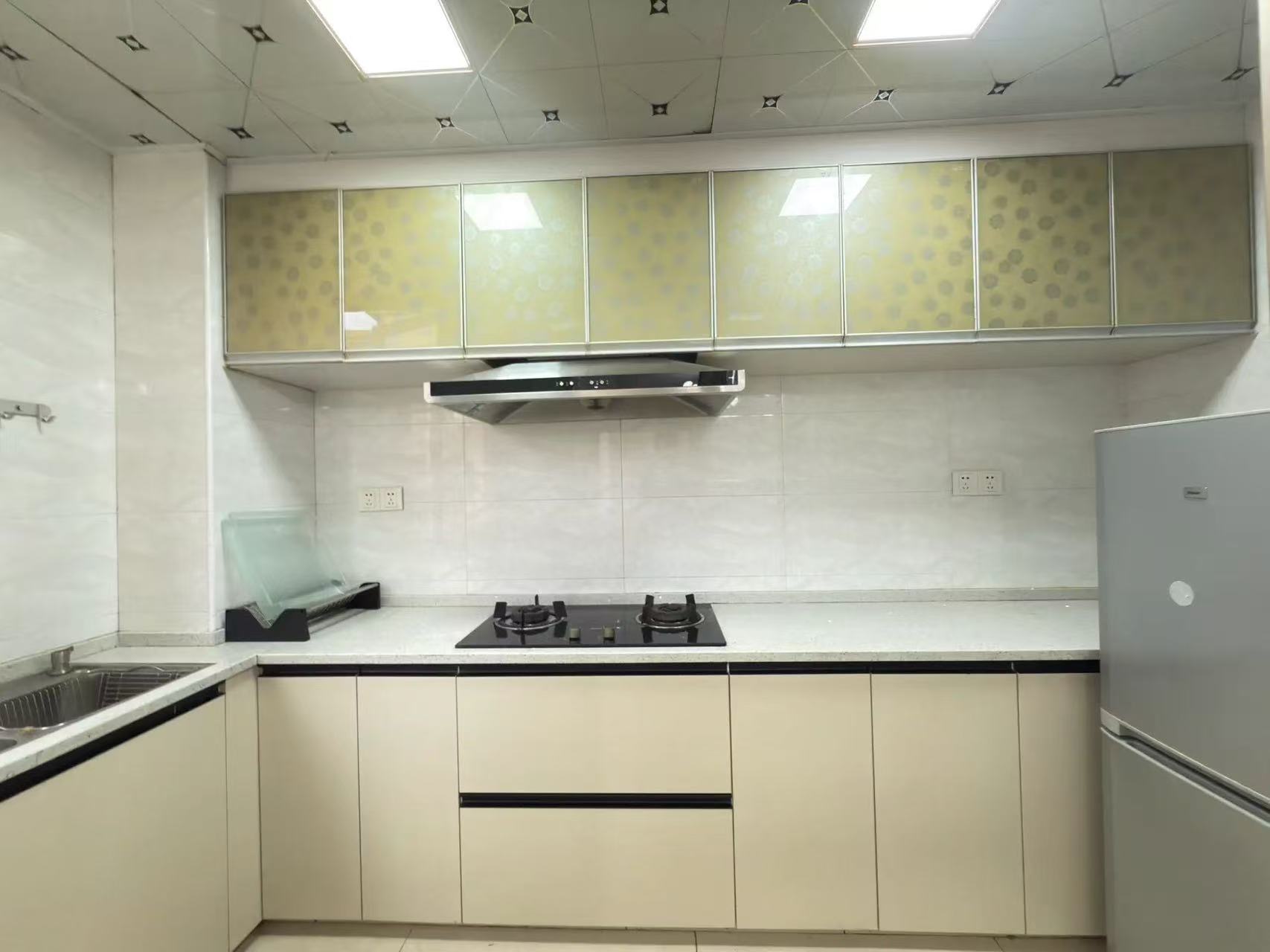 降价了，城南，森林国际城，边户，精装三房，单价5200，好楼层，下楼新二中二小