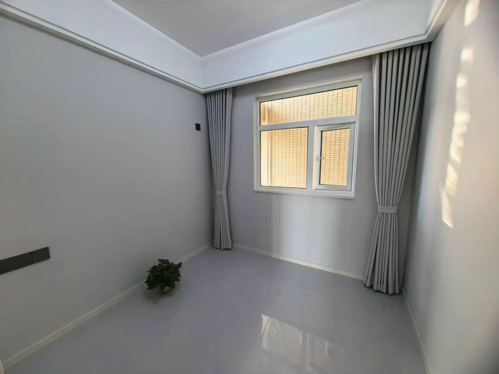 降价了，城南,沔街旁,电梯好楼层,全新精装三房二卫,证满二,单价4700