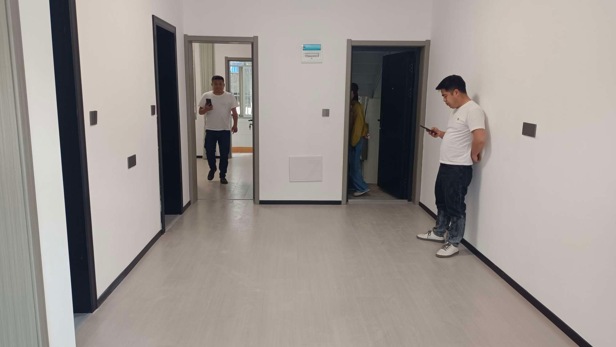 沙嘴钱沟南路2室2厅精装修步梯3楼优价出售！