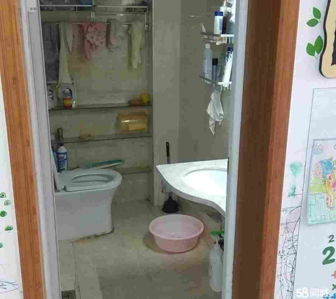 何李路与沔阳大道交汇处水利局宿舍步梯3楼3室1厅保养完好直接入住！