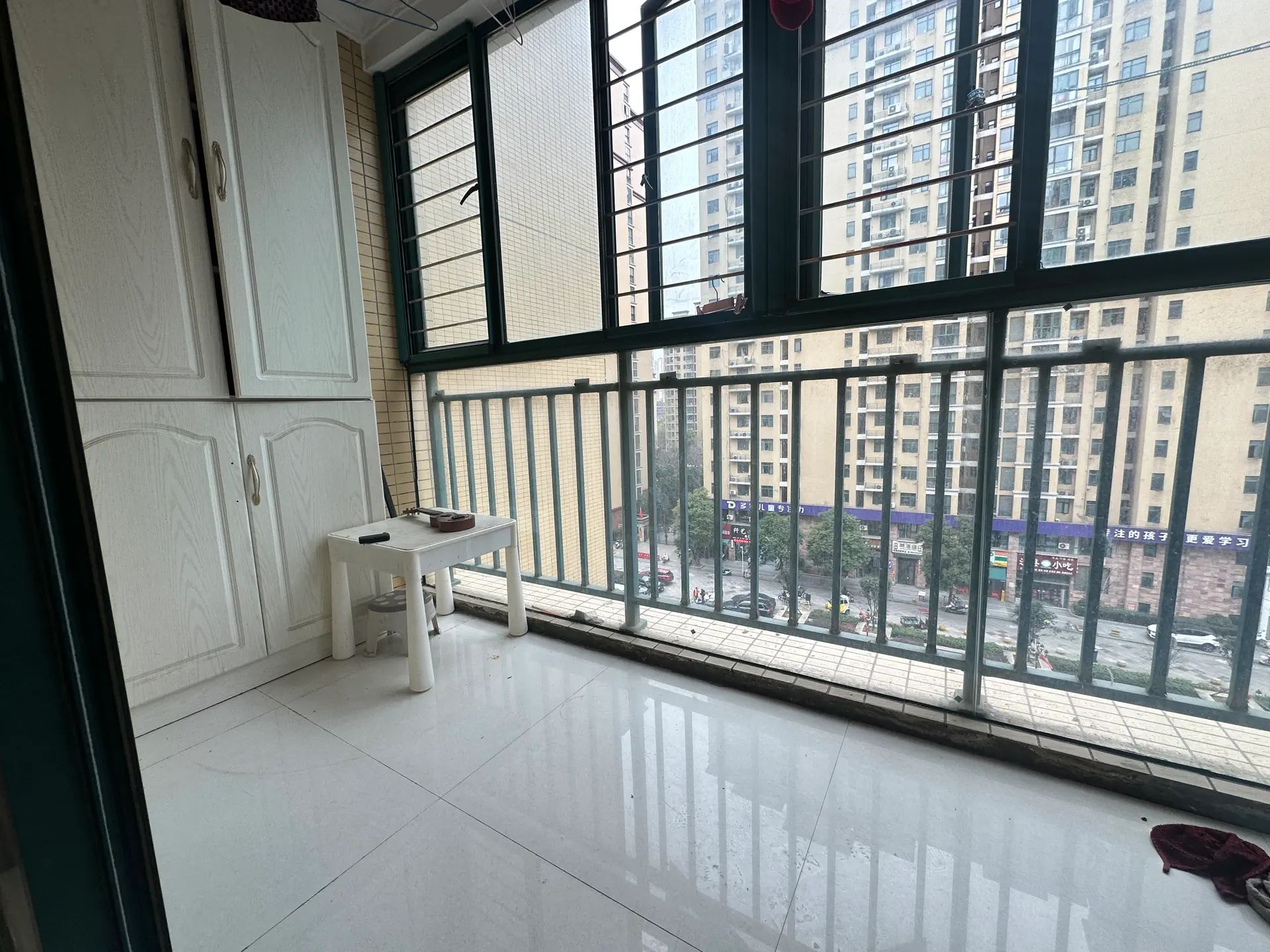 新城壹号3室2厅2卫精装修两证全优价出售