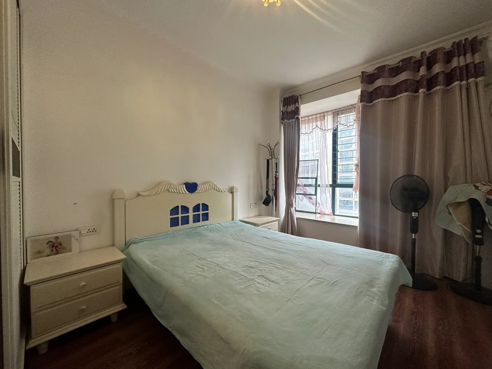 新城壹号3室2厅2卫精装修两证全优价出售