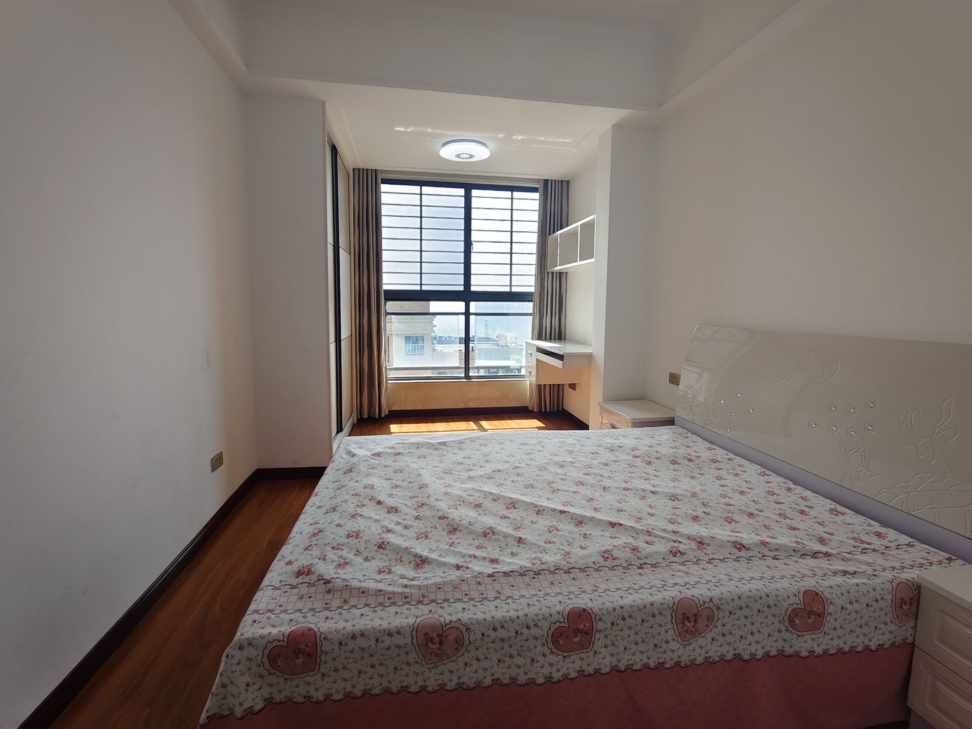 御台公馆.电梯边户.精装三房.看房有钥匙.