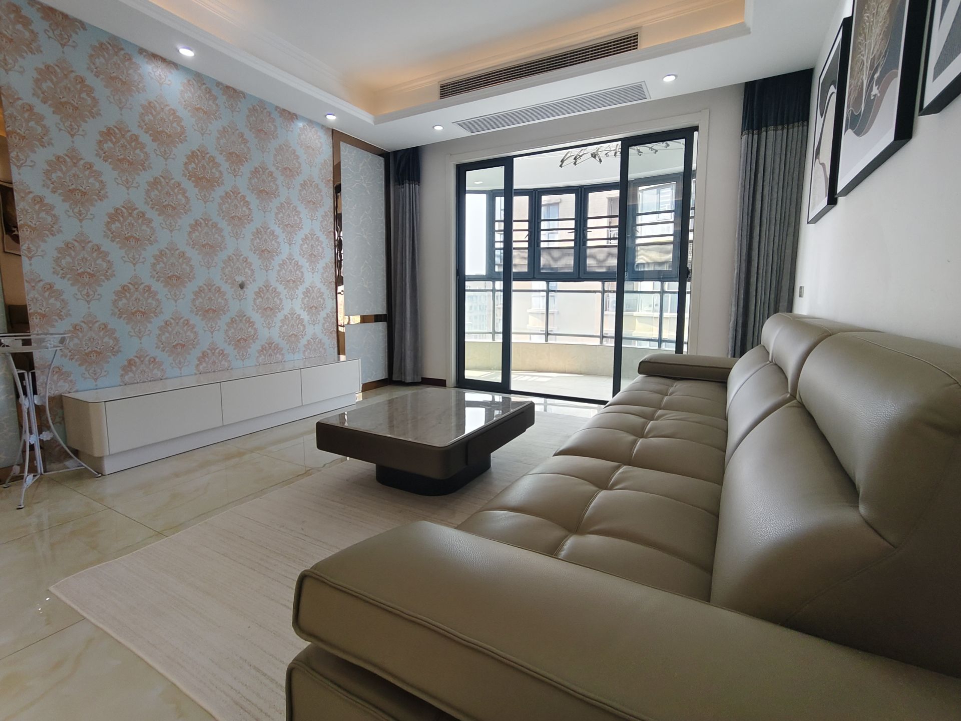 御台公馆.电梯边户.精装三房.看房有钥匙.