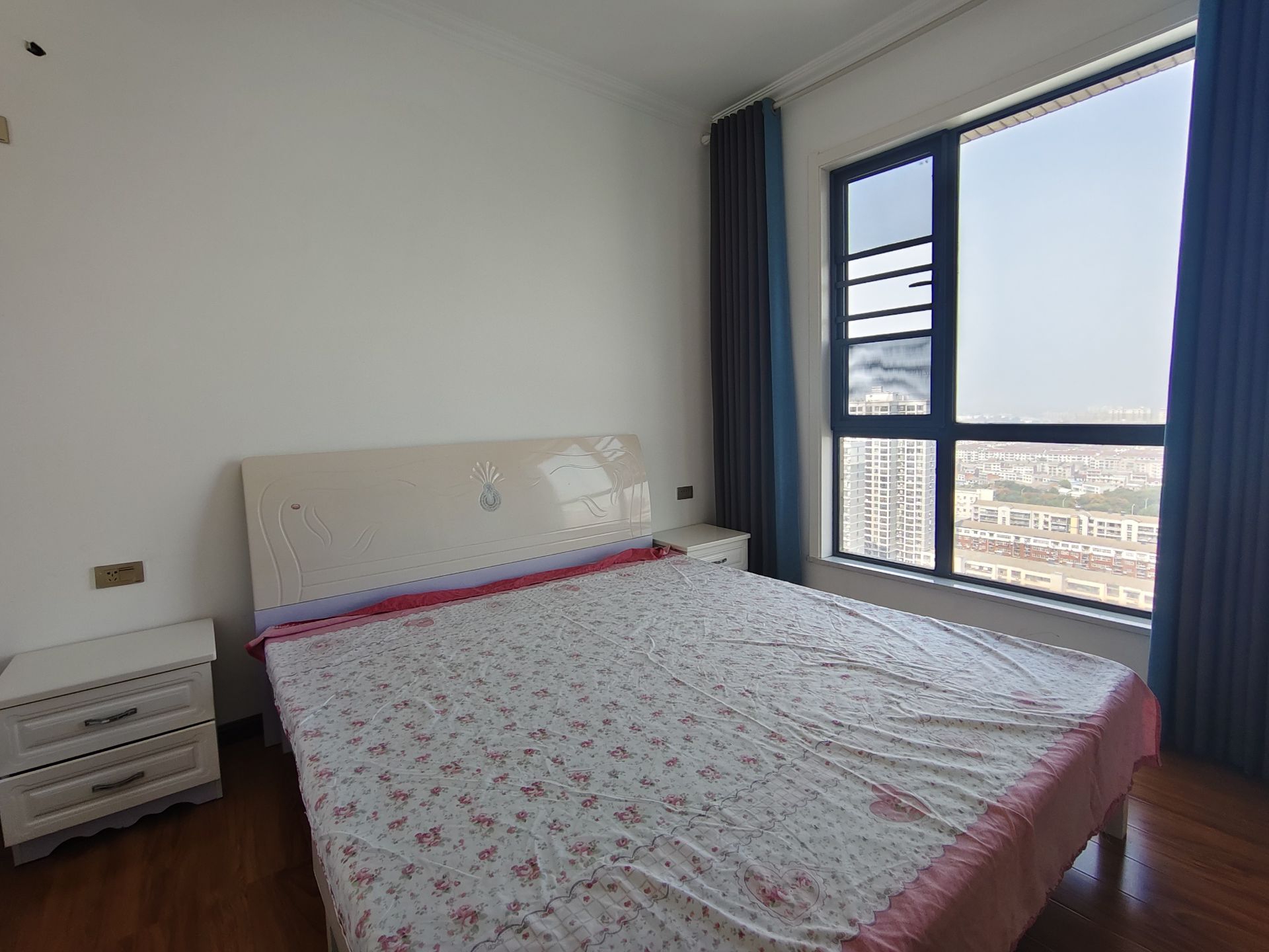 御台公馆.电梯边户.精装三房.看房有钥匙.