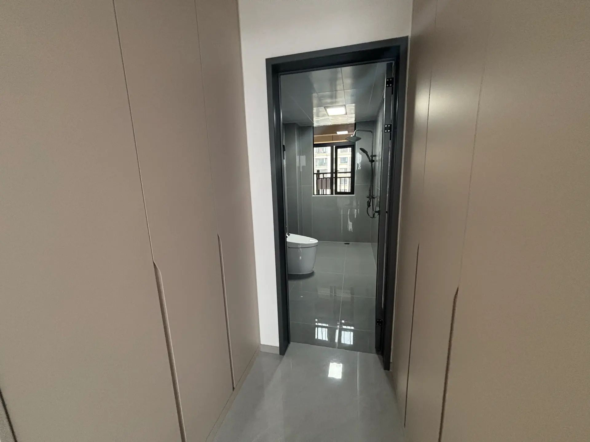 城南御湖世家3室2厅2卫精装修适合年底准备结婚的家庭！