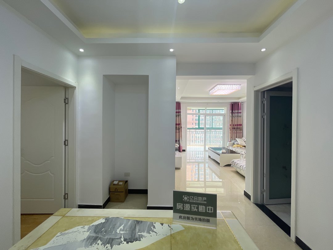 漫城林语3室2厅1卫精装修保养完好优价出售！