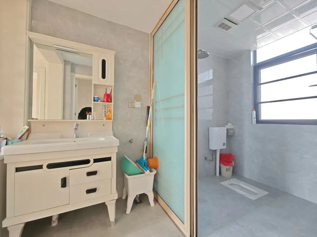 紫润尚城3室2厅1精装修家具家电齐全拎包即住！