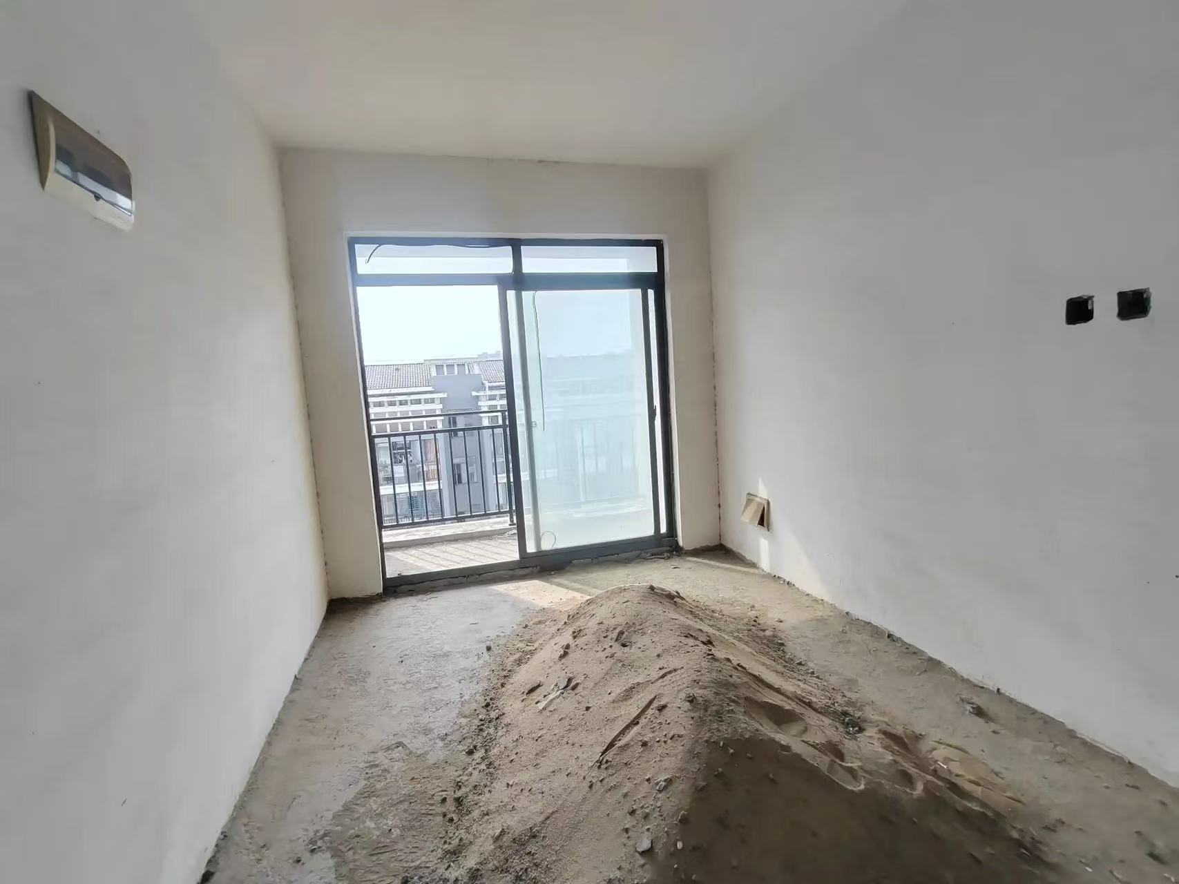 城南 ，新城华府，单价3200， 电梯小高层，好楼层，证满二