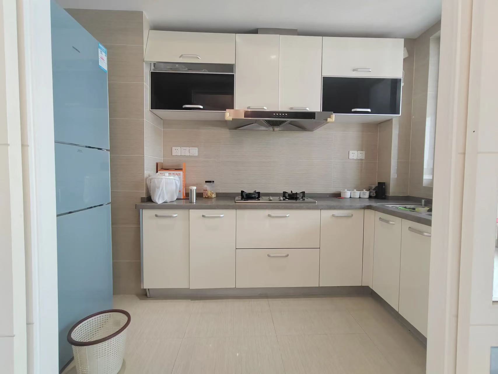 城南，紫金城，全屋品牌家具，带暖气片。单价4千多，好楼层，证满二