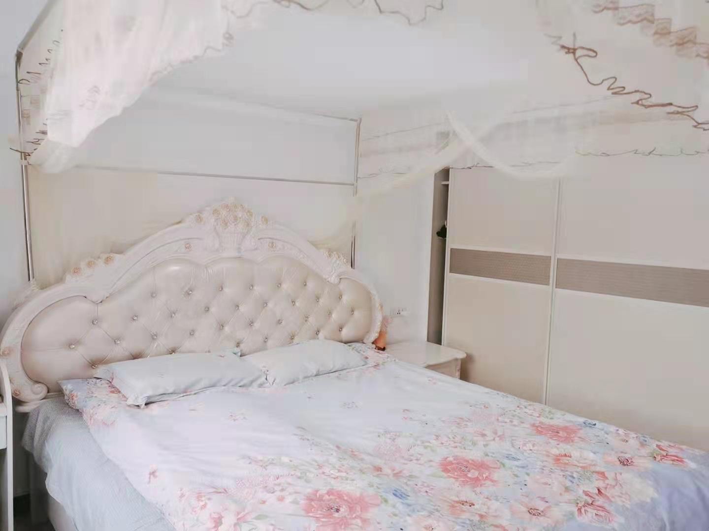 東城花園步梯房拎包入住