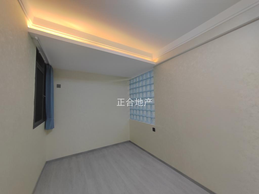 城南沔街，颐和公馆全新精装三房两卫，一天未住，看房方便