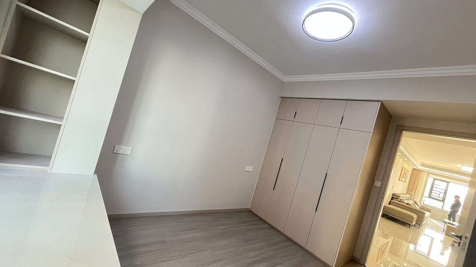 元泰未来城3室2厅2卫全新精装修户型朝方正性价比特别高!