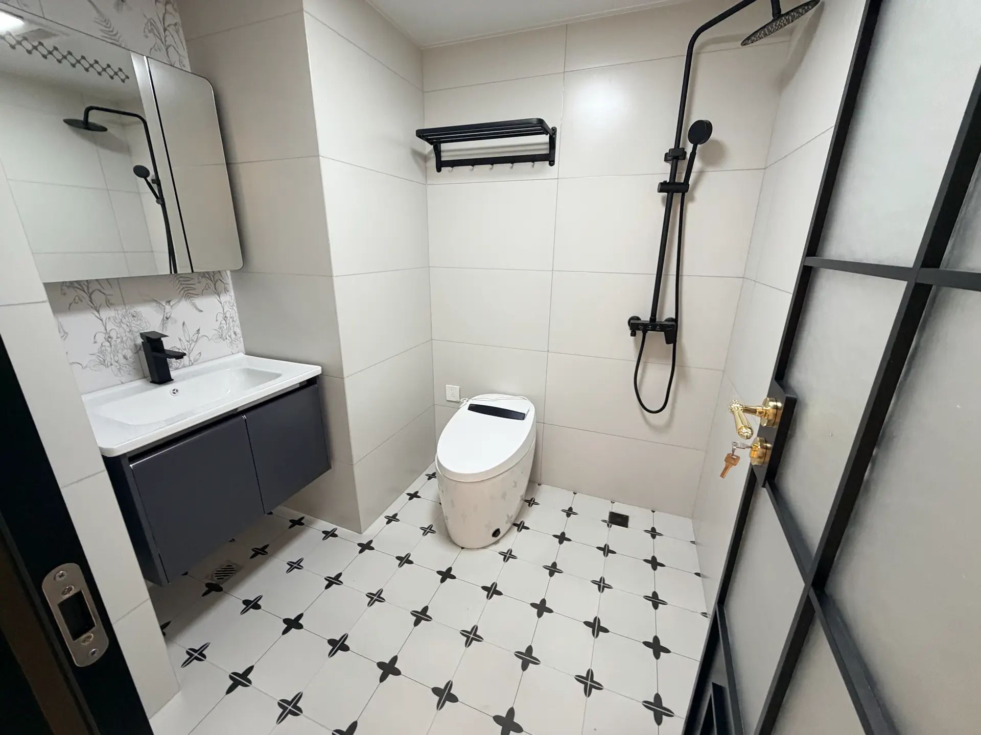 城南，吾悦旁，元泰未来城C区，电梯好楼层，全新精装大三房二卫，证满二轻法式风单价6000