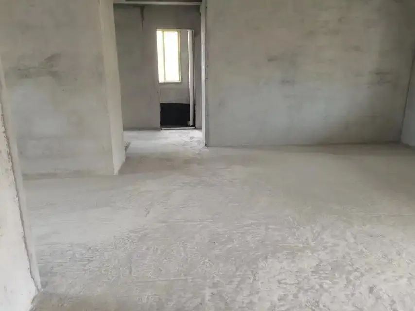 新城名都，，带车位，毛坯大四房，东边户，好楼层，证满二南北通透