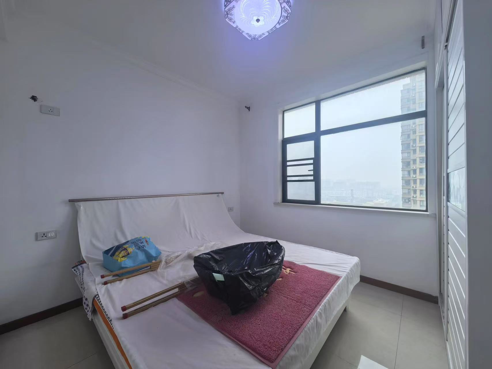 颐和公馆，精装3房2卫，单价3900，好楼层比毛坯都便宜西边户