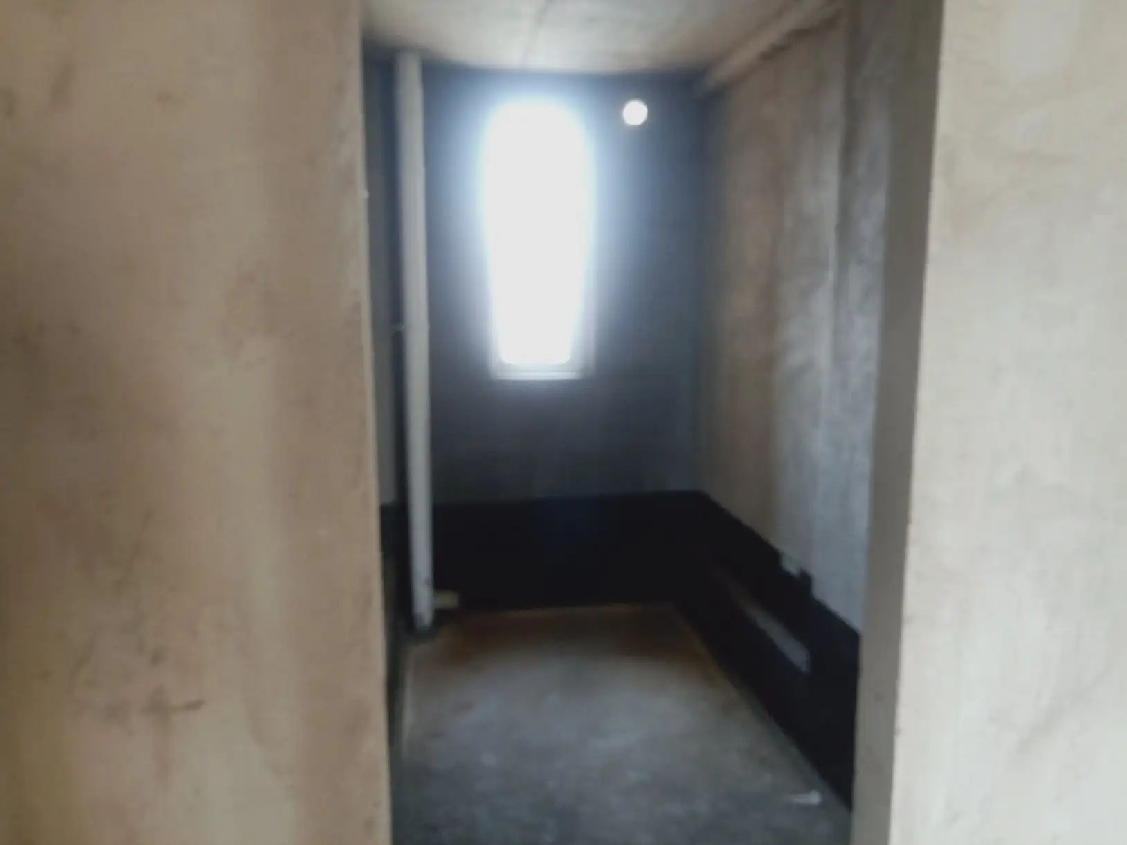 城南沔街南国明珠毛坯三房，南北双阳台，一口价55万！单价4000