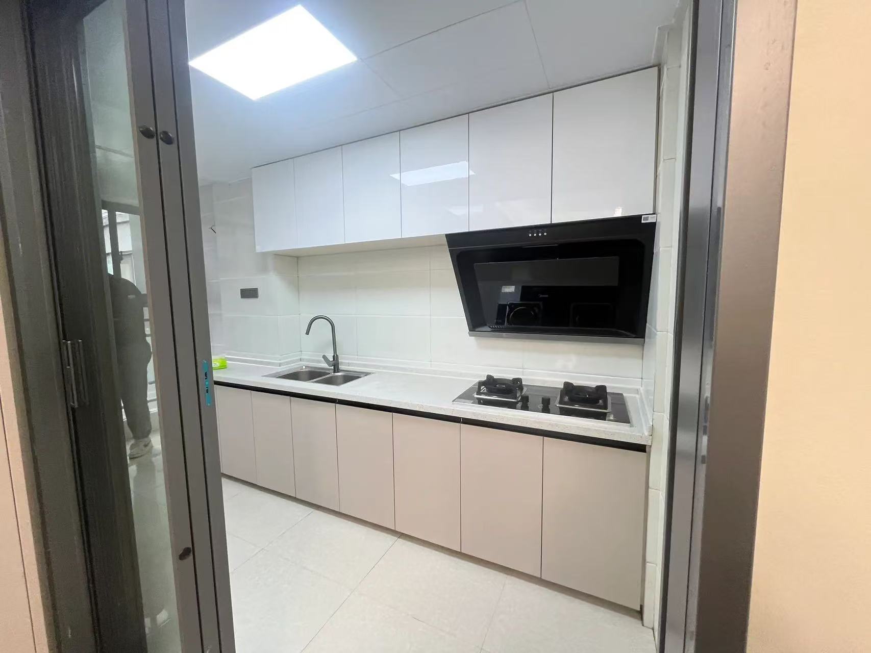 城南，福星城，电梯16楼，单价4字头，精装电梯三房，老证