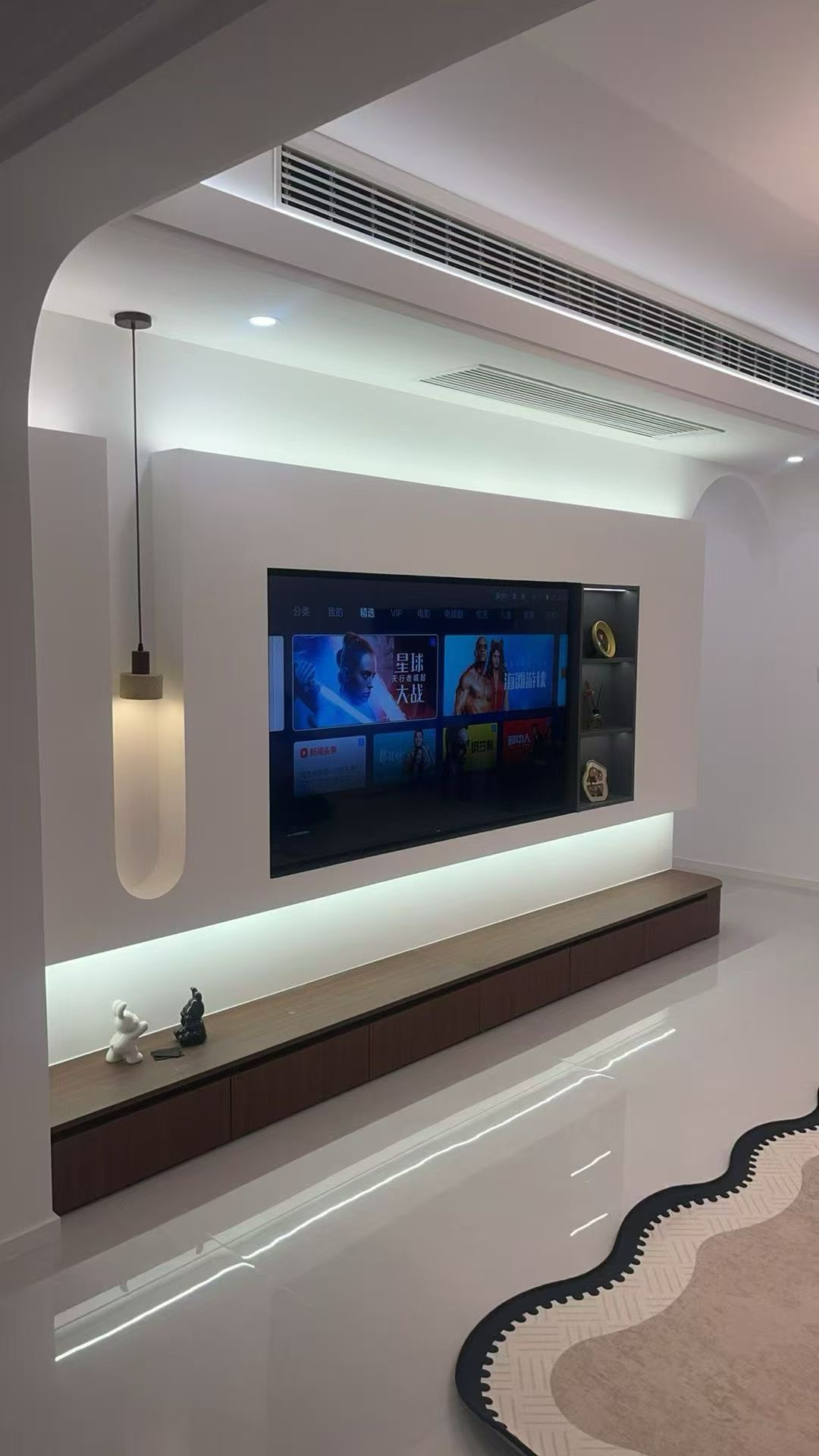 ​城‮吾，南‬悦旁，元泰未来城c区，​全新‮修装‬中‬古风​，精装三房，满2年