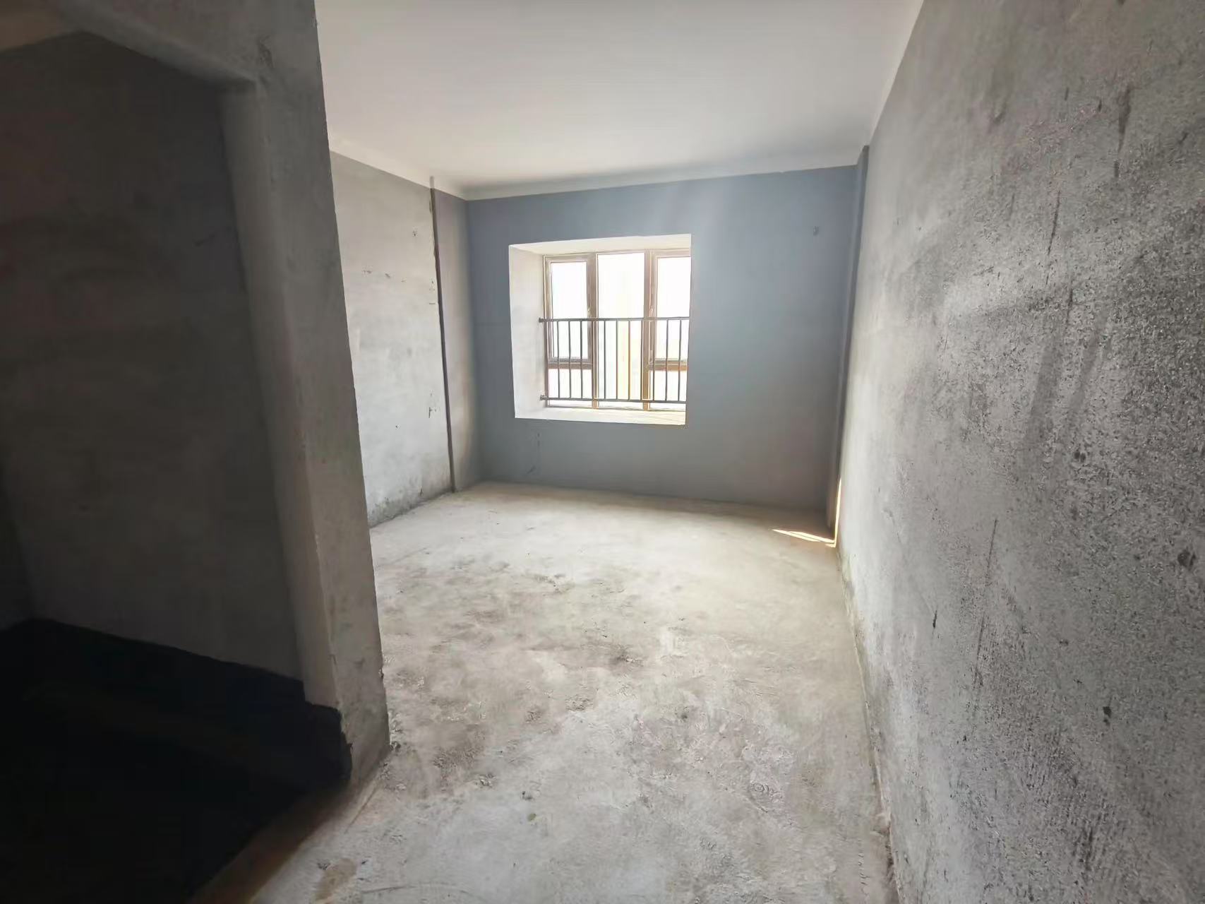 城南，森林国际北苑，精装三房两卫，好楼层，东边户，7米长阳台