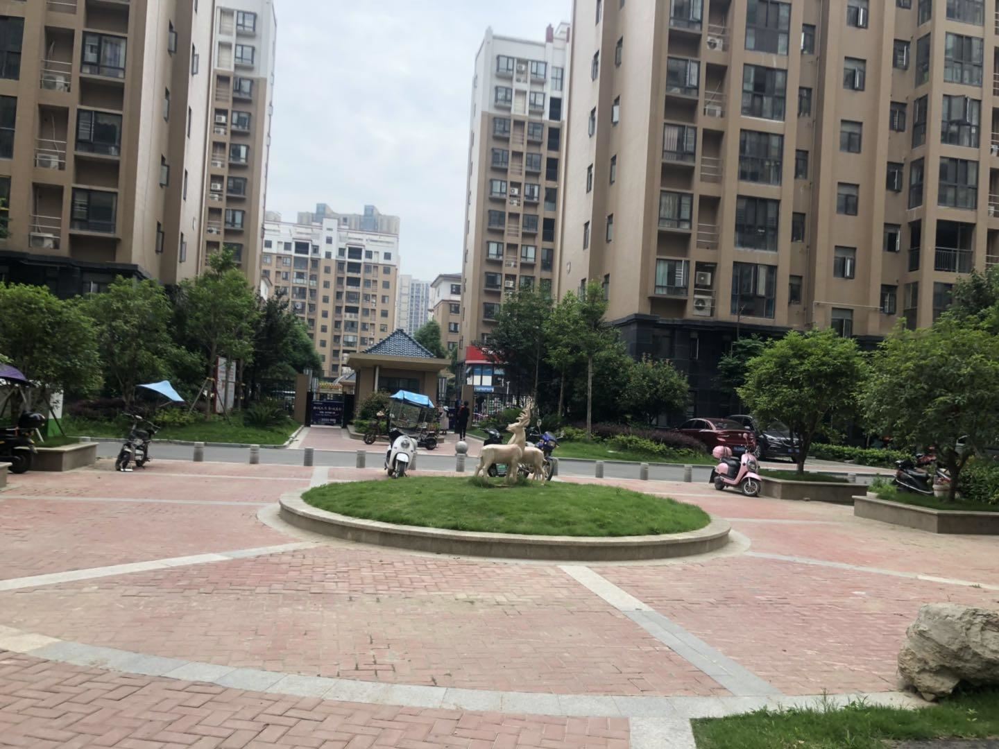 沔陽公館毛坯三房兩衛(wèi)采光好戶型方正 看房