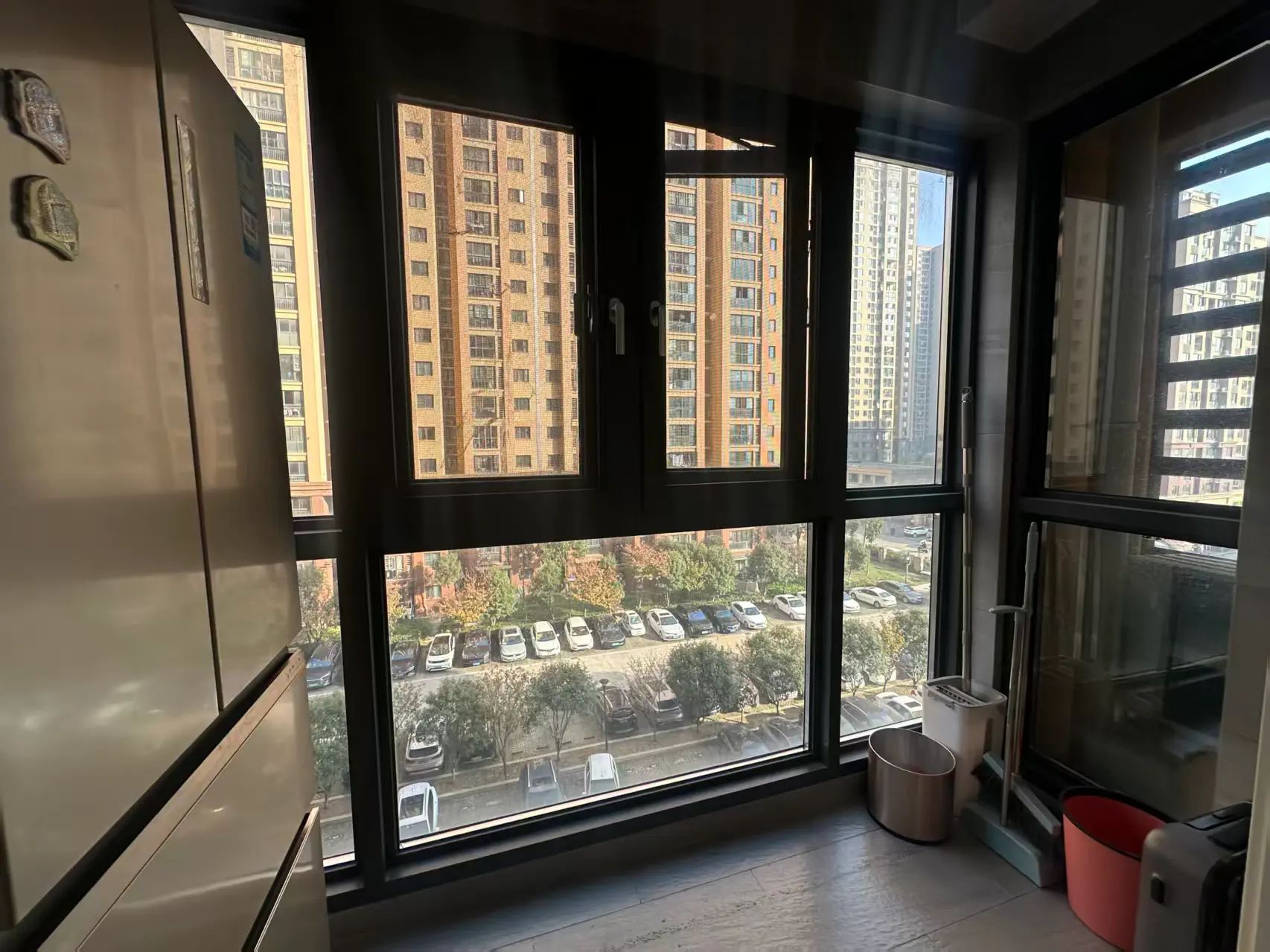 满庭春供暖房，边户，单价4300，​保养成色新，拎包入住，电梯6楼