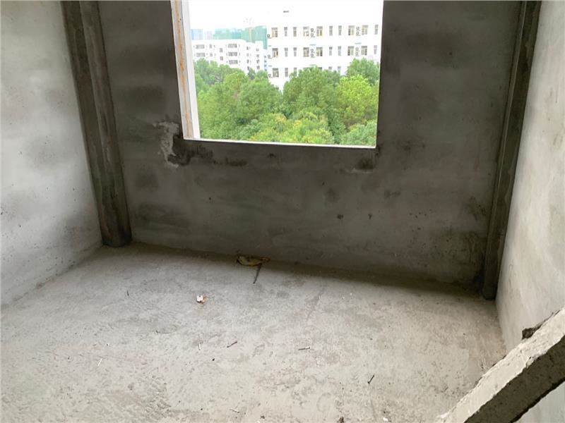 城南碧桂園旁，戶型方正，視野開闊，采光非常好，只限全款！