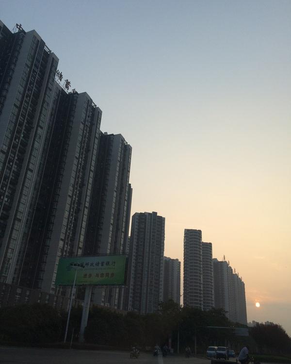 城南 房精裝毛坯價出售118平74萬業(yè)主急售看中就簽