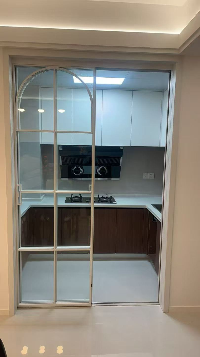 ​城‮吾，南‬悦旁，元泰未来城c区，​全新‮修装‬中‬古风​，精装三房，满2年