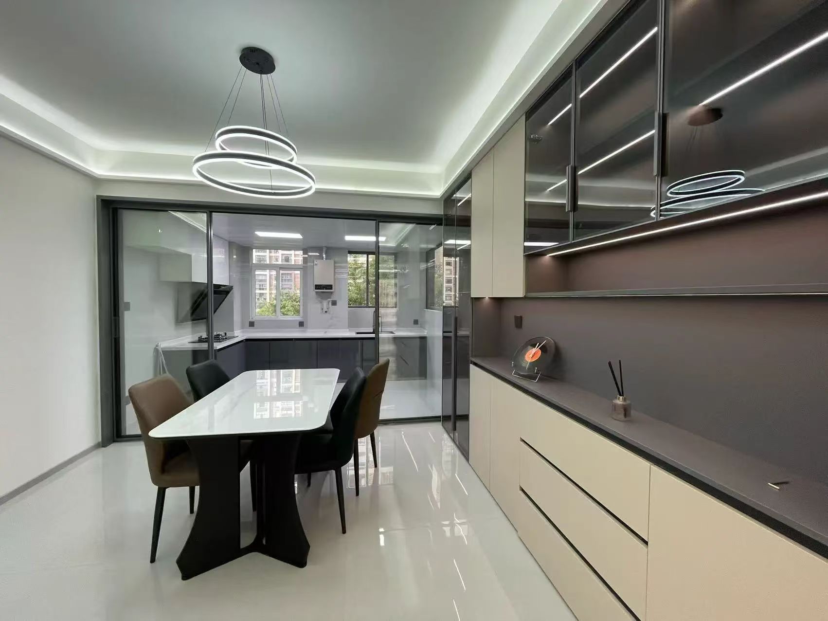 降价了，捡漏，和合国际，全新装修，精装大四房，证满二，诚心出售