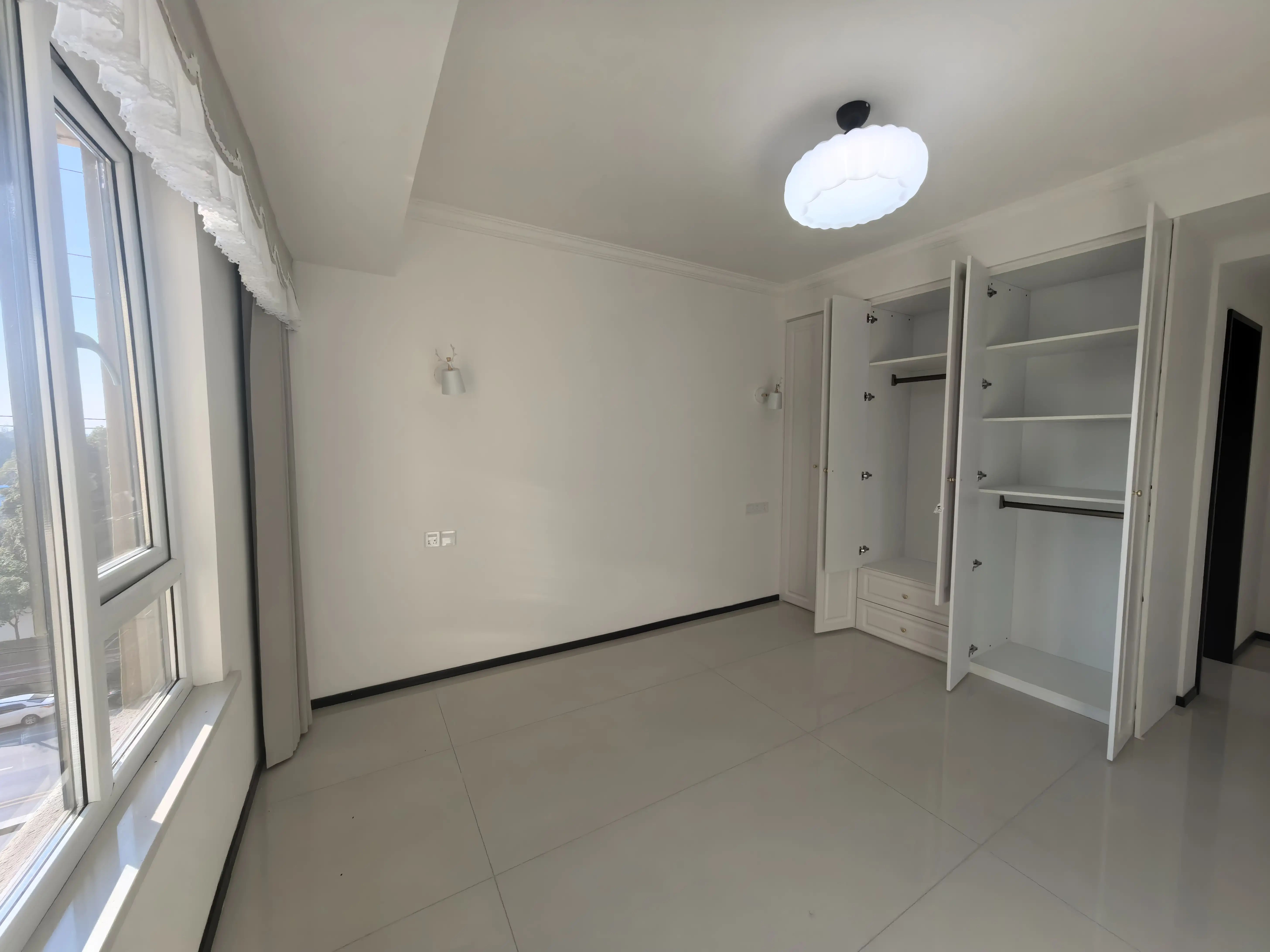 诚心出售，满庭春，精装三房，南北通透双阳台，边户，法式风格，价格好谈