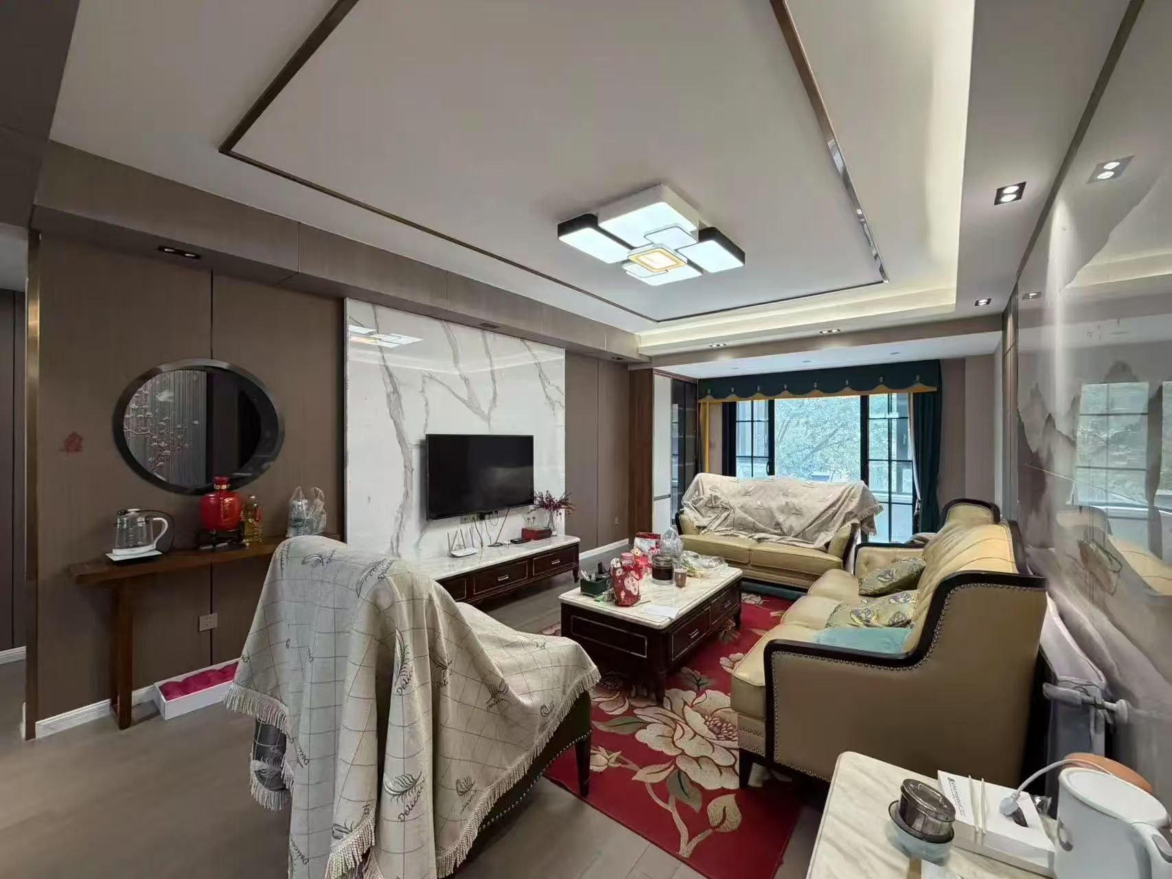 绿地香格里拉，豪装复式，五房四厅三卫，带院子、车库和路面车位，房东诚心出售