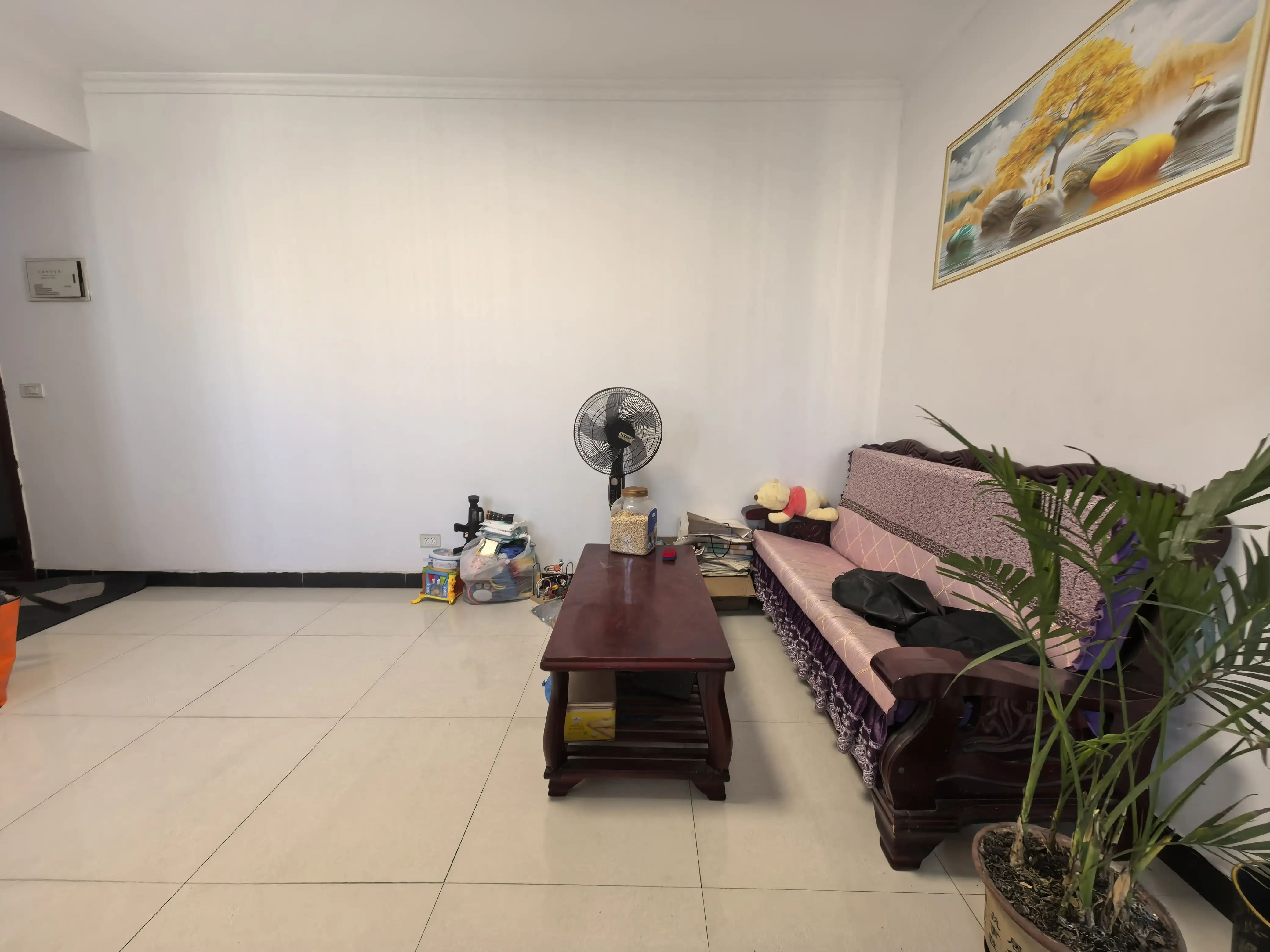 仙桃一中正对面，翰林公馆，边户，精装两房，老证，看中可谈，成色新，直接住