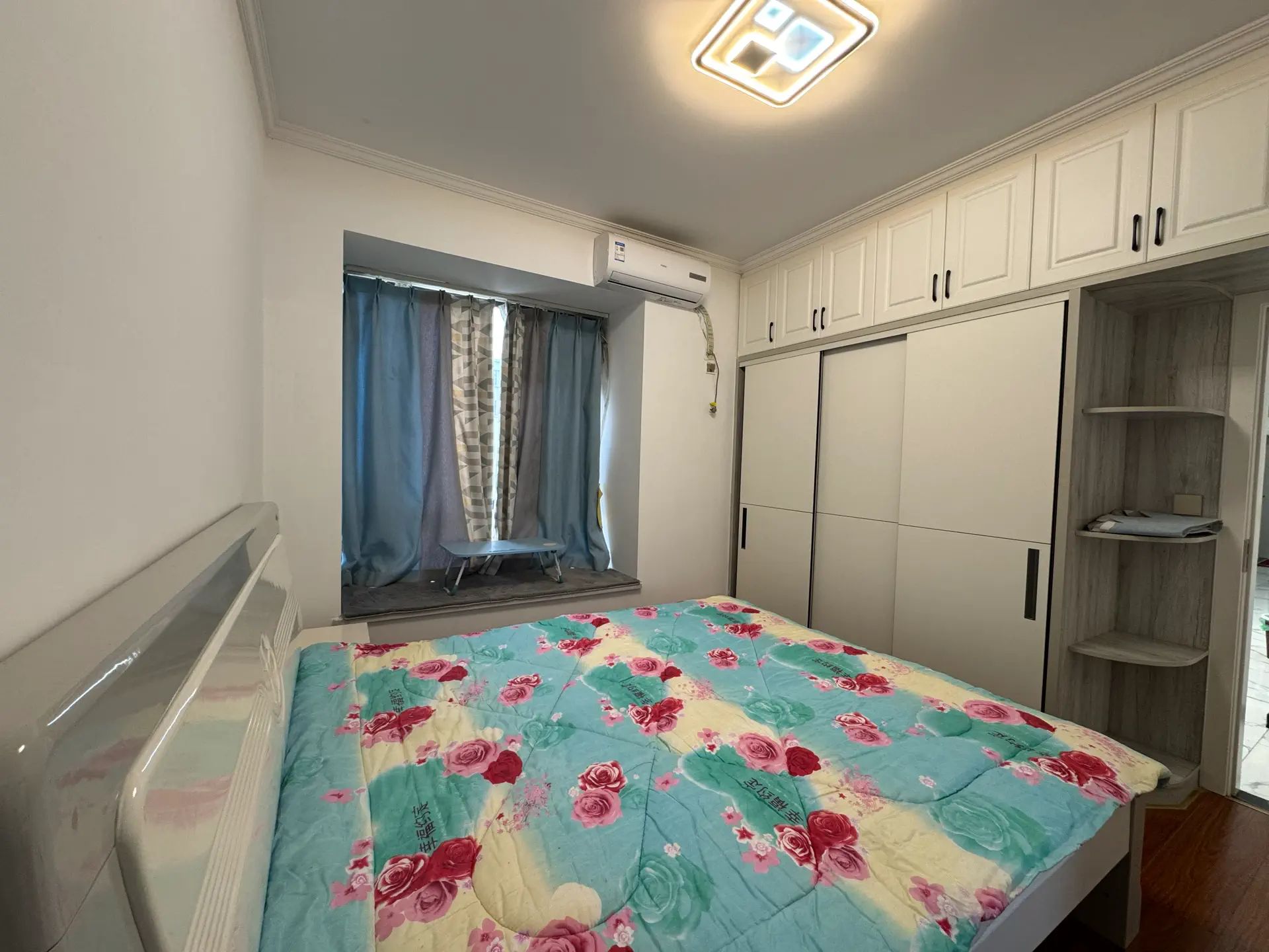 捡漏，康湾一品，3单价800，精装4房2卫，证满二，亏本出售