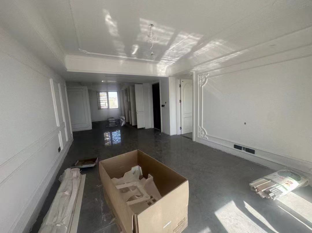 捡漏，城南，荣怀1梯1户，精装4房，小高层，证满二