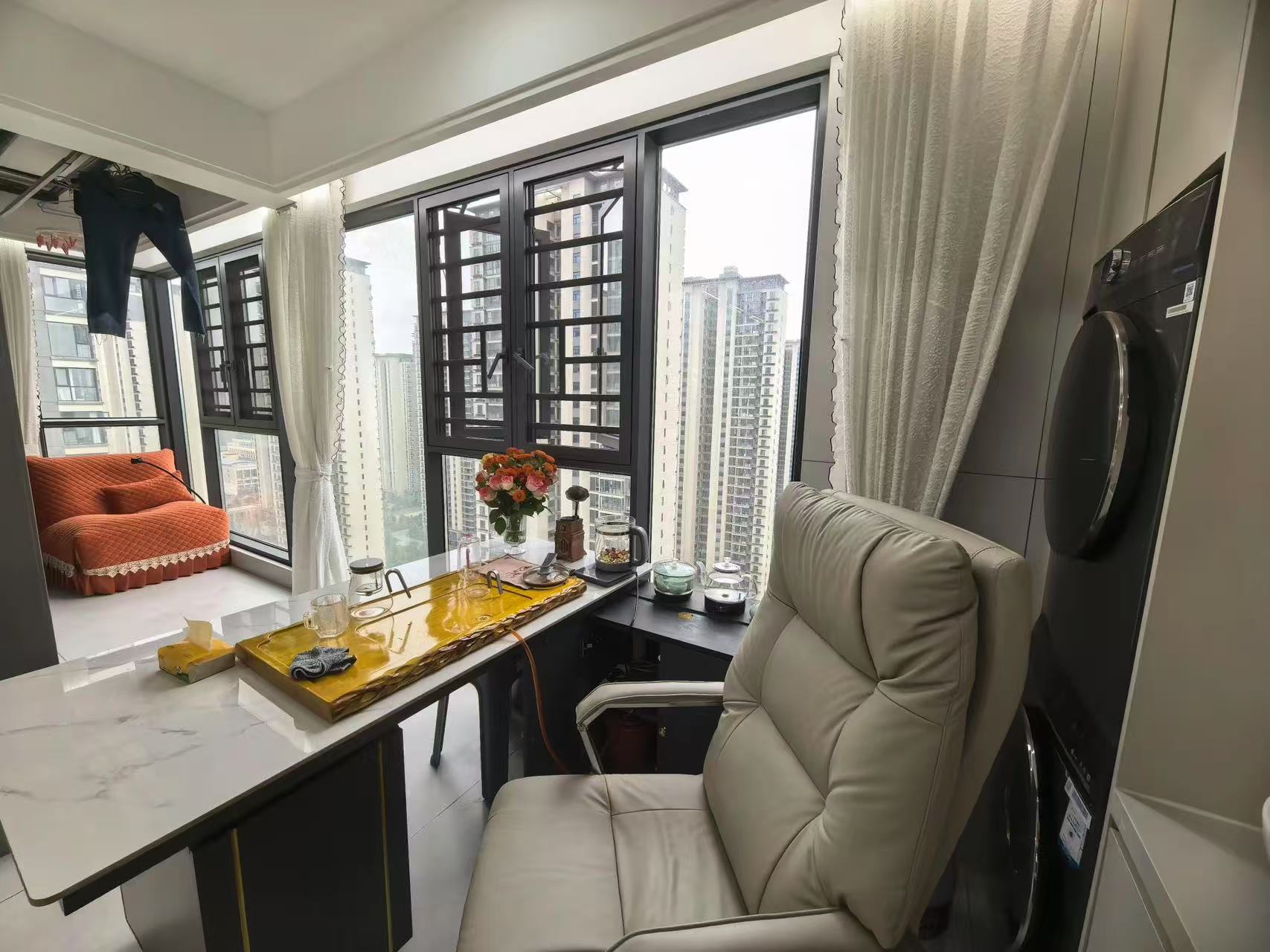 亏本出售，捡漏！风和日丽，精装三房，带一个地下车位，好楼层，证满二年，