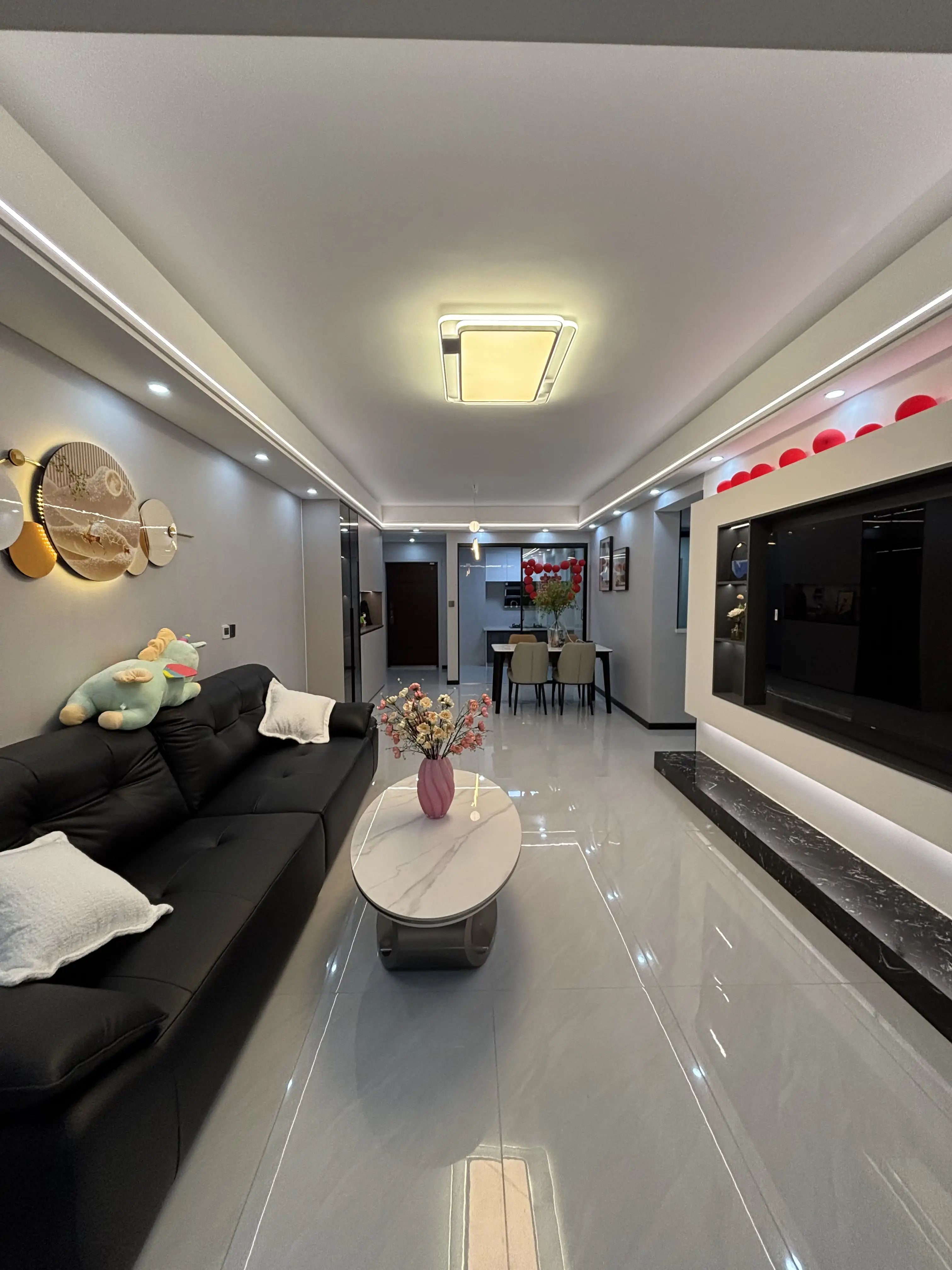 亏本出售，御湖世家，送车位，全新装修婚房，精装三房，好楼层