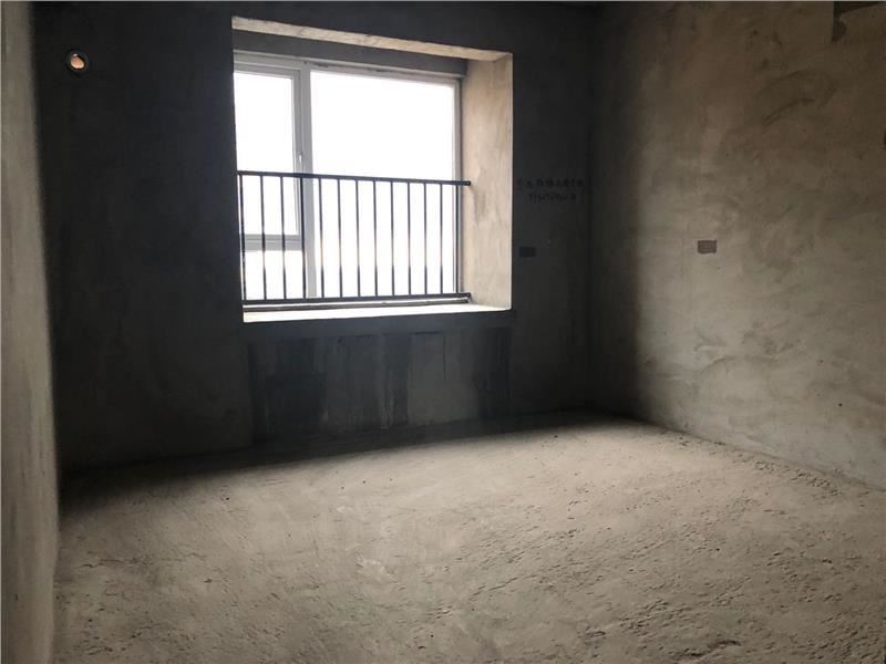 仙桃 旁滿庭春大三房送入戶花園毛坯 看房