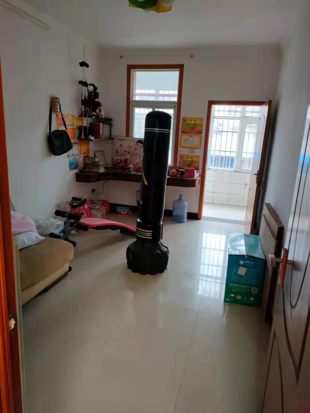 出售仙桃彭場德明對面鑫源小區(qū)120平房