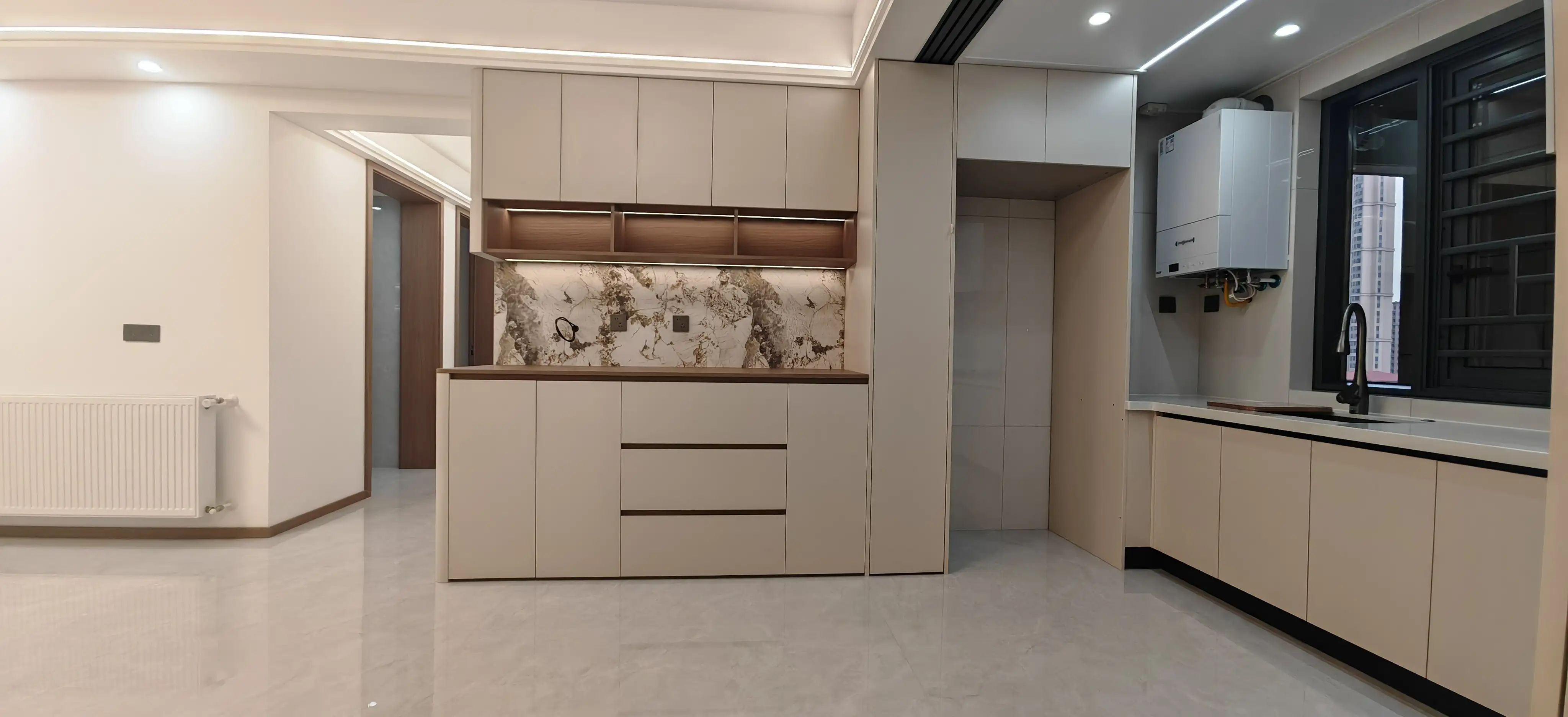 二中二小正对面，森林国际，旁边沔阳公园，好楼层，全新装修，一天未住！